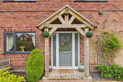 32 Highfields, Market Drayton, TF9 3EL