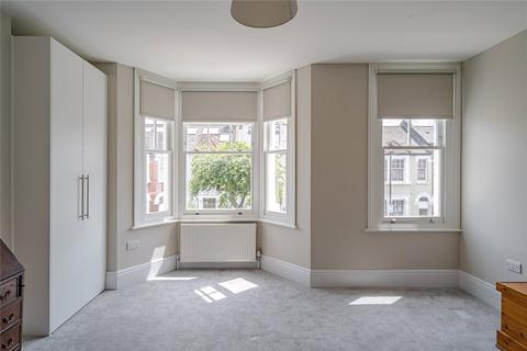 4 bedroom terraced house to rent, Hydethorpe Road, London, SW12