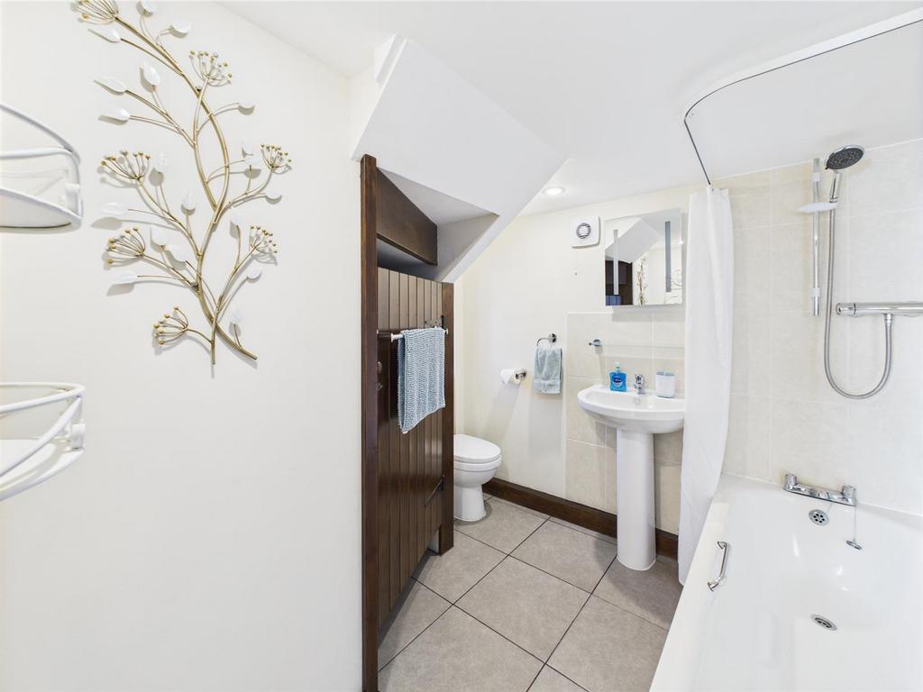 CAM02742 G0-PR0026-STILL004.jpg