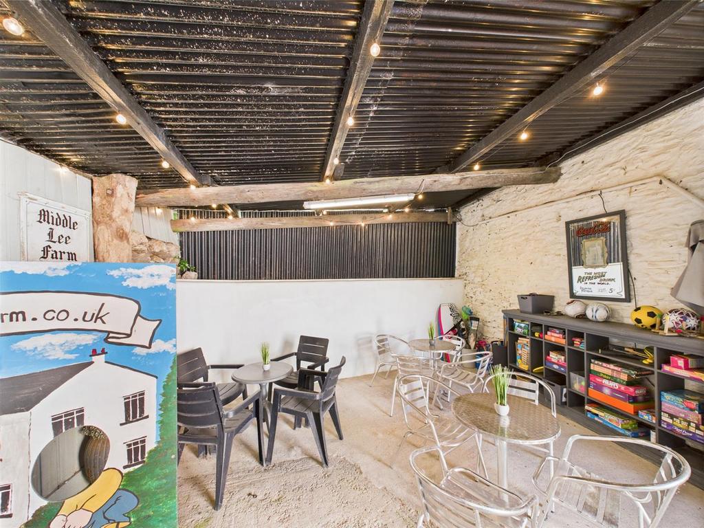 CAM02742 G0-PR0026-STILL070.jpg