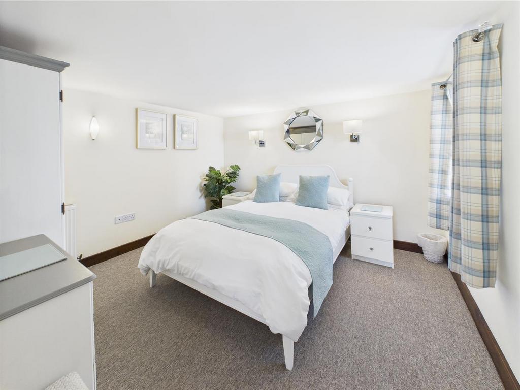 CAM02742 G0-PR0026-STILL003.jpg