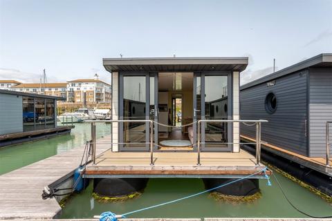 1 bedroom houseboat for sale, Pontoon 32, East Jetty BN2