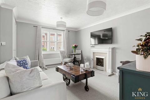 3 Barrie Close, Stratford-upon-avon, CV37 7JE