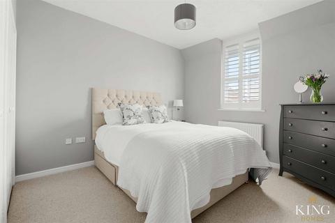 3 Barrie Close, Stratford-upon-avon, CV37 7JE