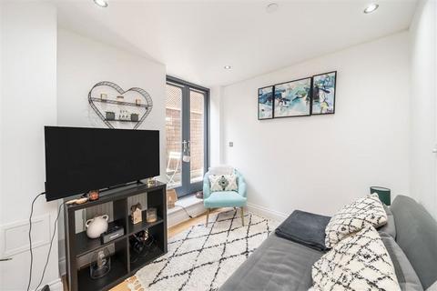 1 bedroom flat to rent, North Road, Kew TW9