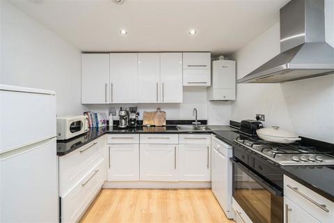 1 bedroom flat to rent, North Road, Kew TW9