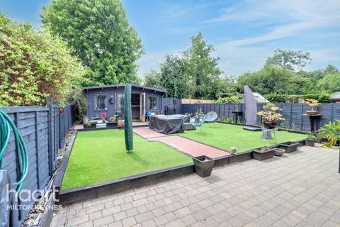 32 Bellway, Woburn Sands, Milton Keynes, MK17 8UG