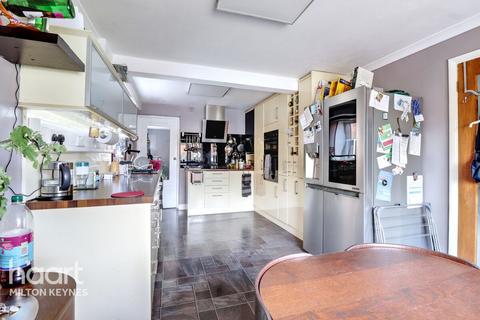 32 Bellway, Woburn Sands, Milton Keynes, MK17 8UG