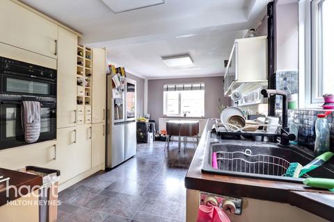 32 Bellway, Woburn Sands, Milton Keynes, MK17 8UG