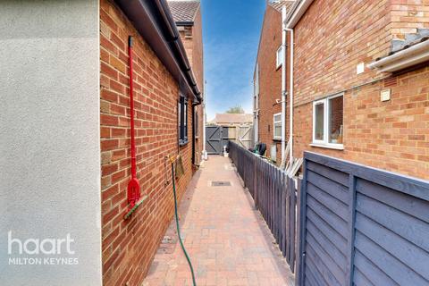 32 Bellway, Woburn Sands, Milton Keynes, MK17 8UG