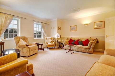 2 bedroom flat for sale, Lexden Park, Colchester CO3