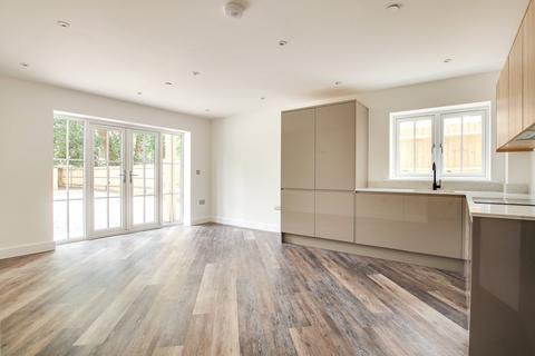2 bedroom ground floor flat for sale, 173 Lymington Road, Highcliffe, Christchurch, BH23