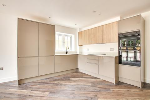2 bedroom ground floor flat for sale, 173 Lymington Road, Highcliffe, Christchurch, BH23