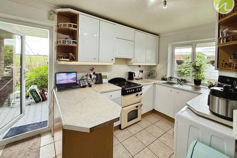 3 bedroom semi-detached house for sale, Beechcroft Avenue, Linford, SS17