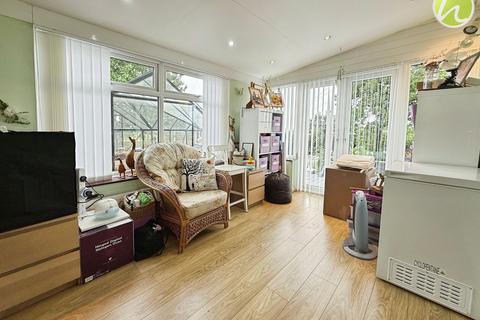 3 bedroom semi-detached house for sale, Beechcroft Avenue, Linford, SS17