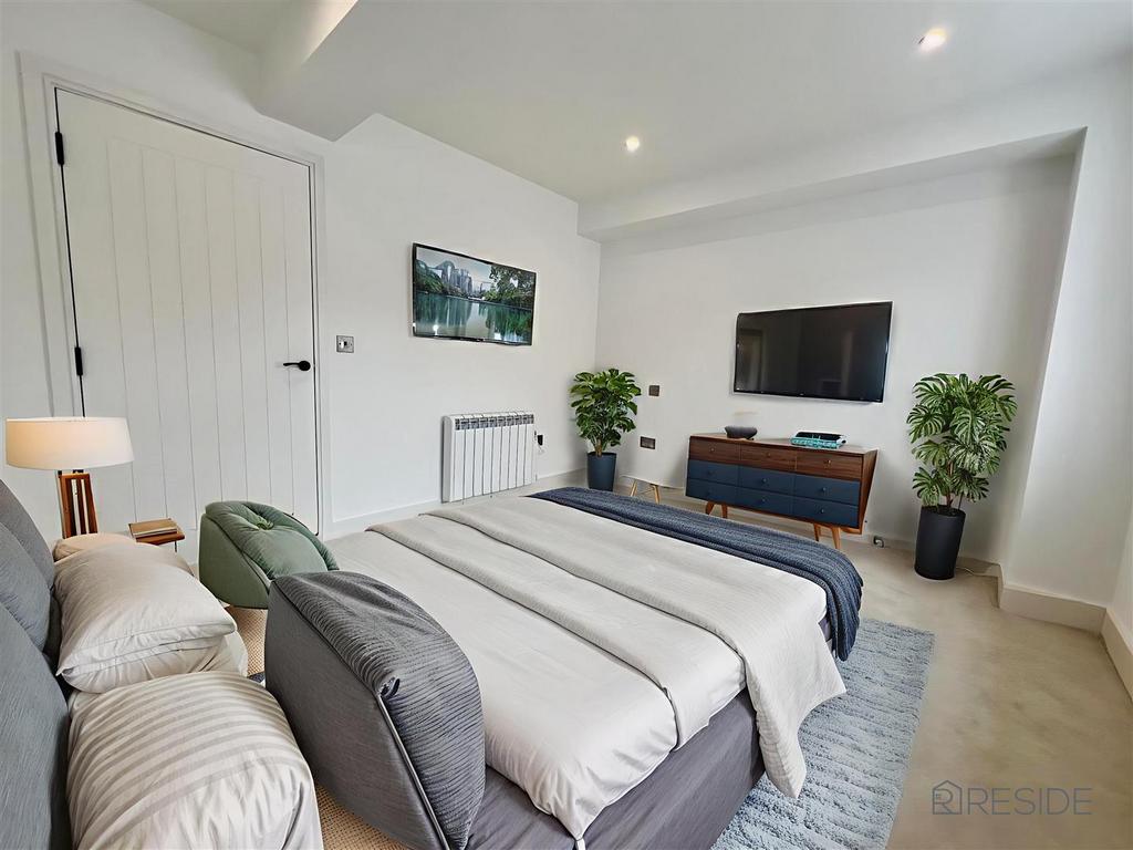 PHOTO-2025-06-09-17-46-06-4 - Bedroom - Modern - 1