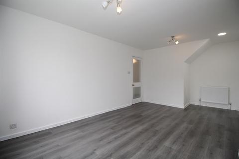 3 bedroom semi-detached house to rent, Thirlmere Drive, Loughborough, LE11
