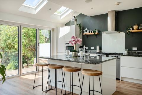 24 Barrow Avenue, Carshalton, SM5 4NY