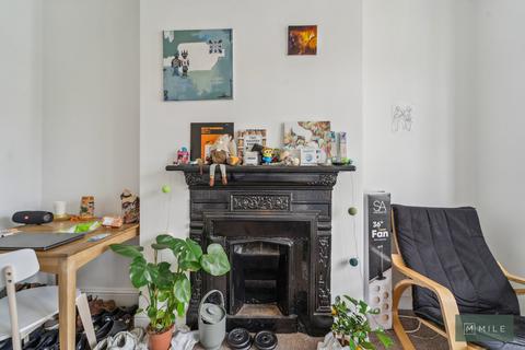 2 bedroom barn conversion to rent, St. Johns Avenue, London