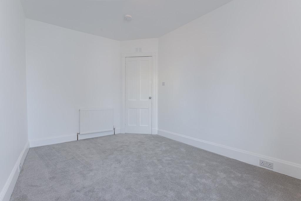 Bedroom1 Angle2