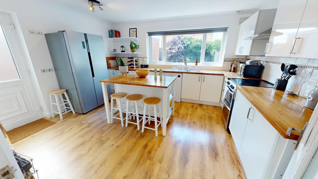 House in Cheltenham, Prestbury - More