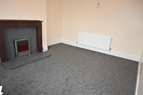2 bedroom terraced house to rent, Bradford Road, Idle BD10