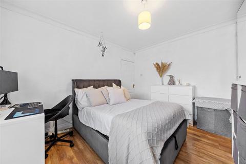 4 Oak Avenue, London, N10 2RP