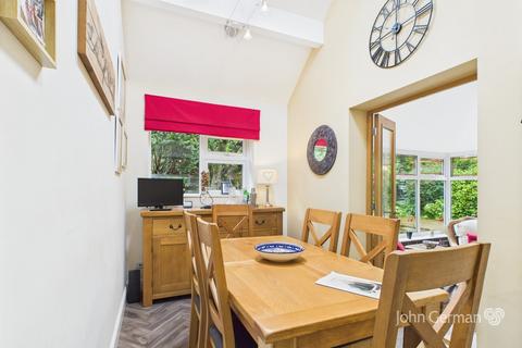 Midway Bungalow Dagdale, Bramshall, Uttoxeter, ST14 5BJ