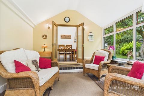 Midway Bungalow Dagdale, Bramshall, Uttoxeter, ST14 5BJ
