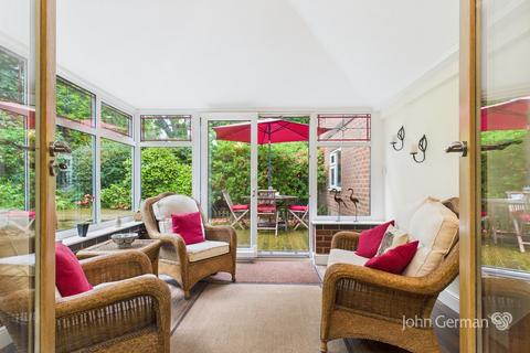 Midway Bungalow Dagdale, Bramshall, Uttoxeter, ST14 5BJ