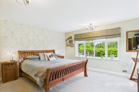 Midway Bungalow Dagdale, Bramshall, Uttoxeter, ST14 5BJ