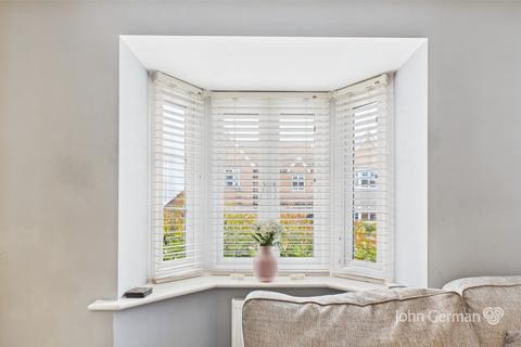 4 Chestnut Close, Burton-on-trent, DE14 2FX