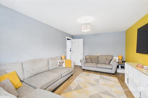 4 Chestnut Close, Burton-on-trent, DE14 2FX