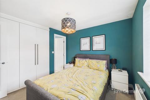 4 Chestnut Close, Burton-on-trent, DE14 2FX