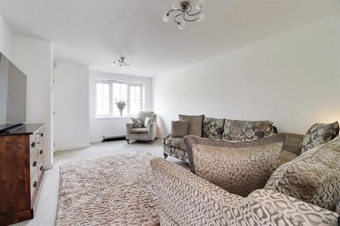 12 Devonshire Close, Elloughton, Brough, HU15 1UB