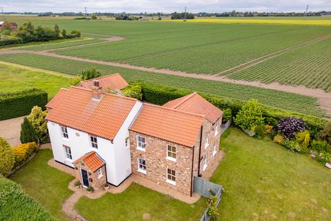 undefined, Newton-in-the-isle, Wisbech
