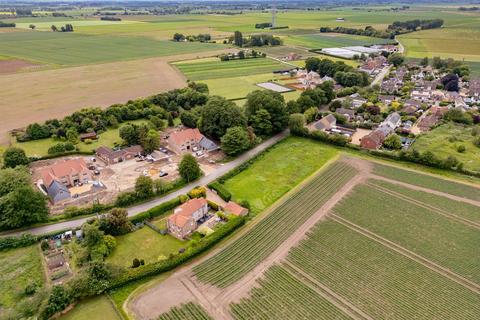 undefined, Newton-in-the-isle, Wisbech