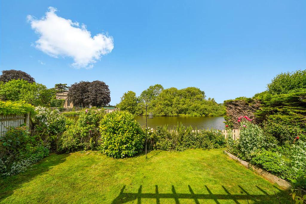 48 Thames Meadow - H23e JXYwqo Otqy Iugs QQ