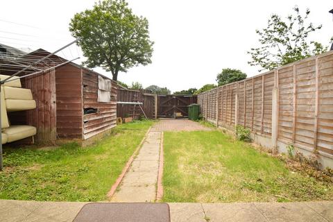 4 Redwing Path, London, SE28 0DL