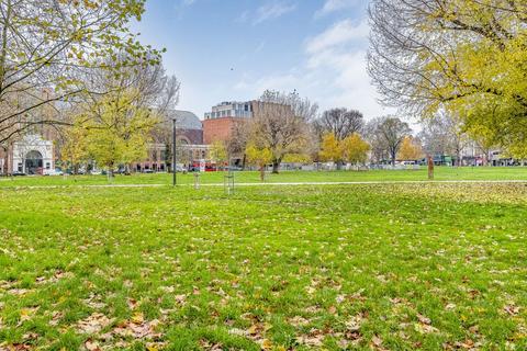 1 bedroom flat to rent, Shepherds Bush Green, London, W12