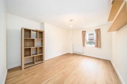 2 bedroom flat for sale, Fairthorn Road, London SE7