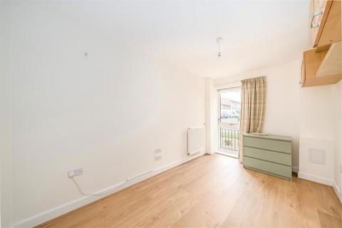 2 bedroom flat for sale, Fairthorn Road, London SE7
