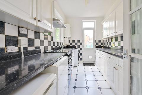 4 bedroom terraced house for sale, Queens Road, Peckham, London, SE15