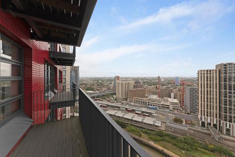 Studio for sale, Defoe House, London City Island