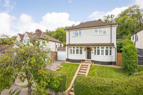 111 Valley Road, Kenley, CR8 5BY