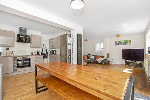 111 Valley Road, Kenley, CR8 5BY