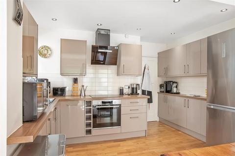111 Valley Road, Kenley, CR8 5BY