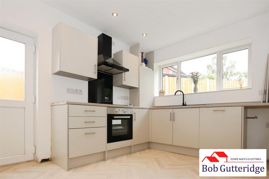 New fitted kitchen/dining room