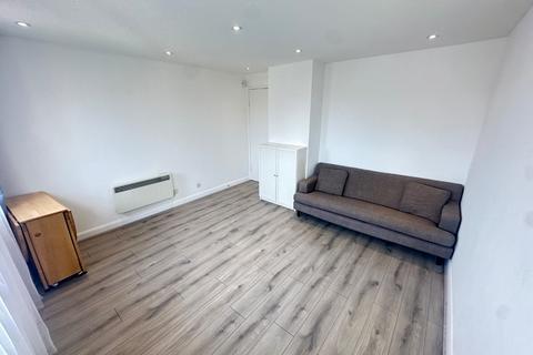 undefined, Coverdale, Luton, Bedfordshire, LU4 9XQ