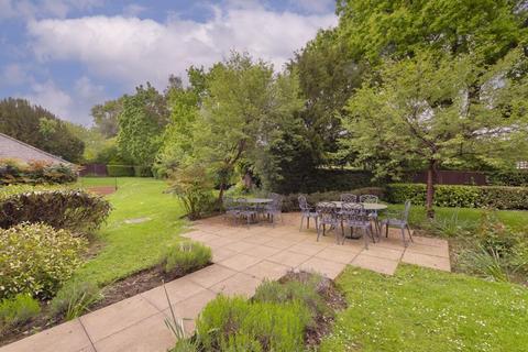 undefined, Ground Floor - Garden Flat - Castle Court, Hadlow Road, Tonbridge, TN9 1QU